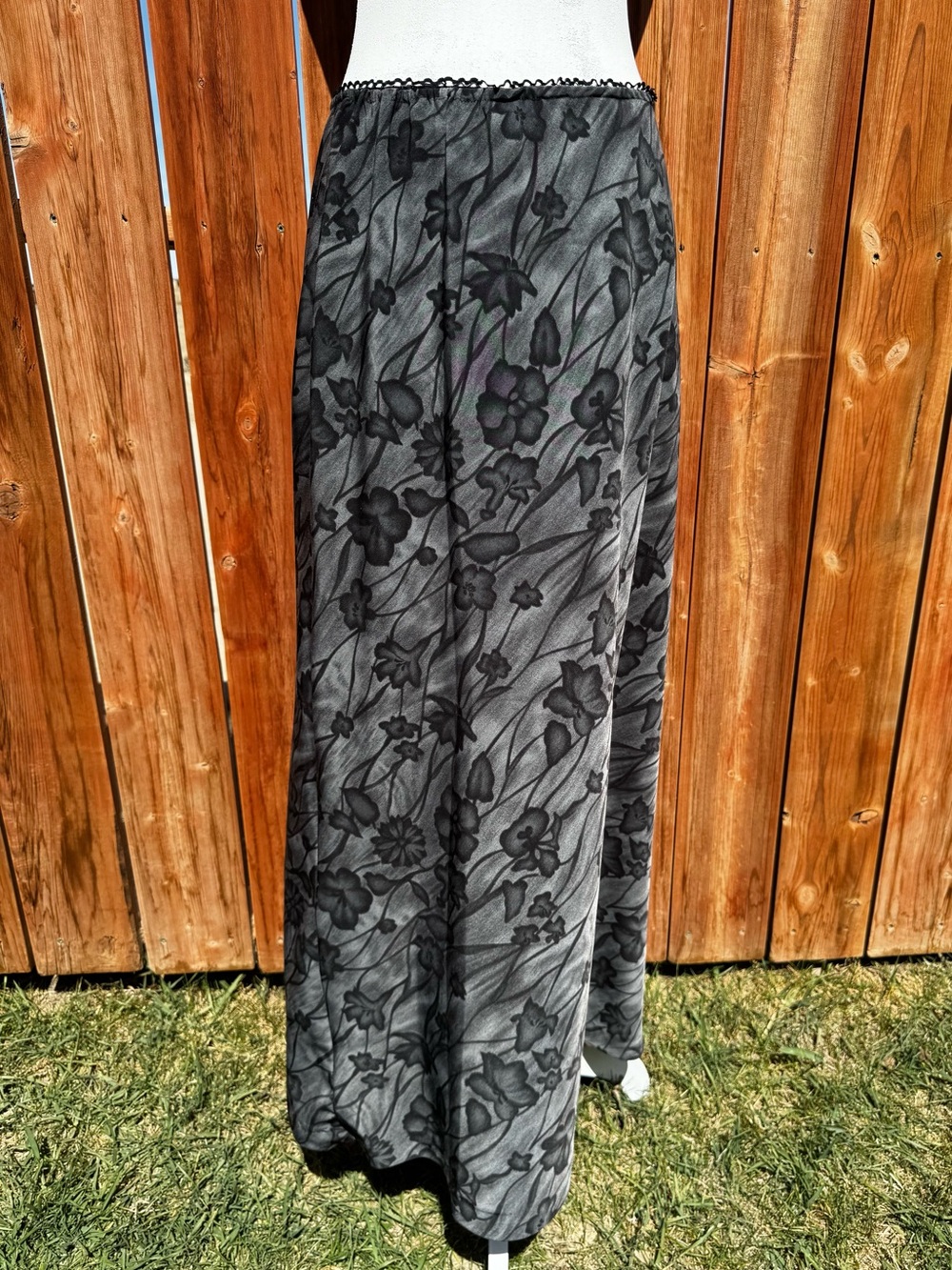 90s/Y2K Essence Floral Maxi Skirt